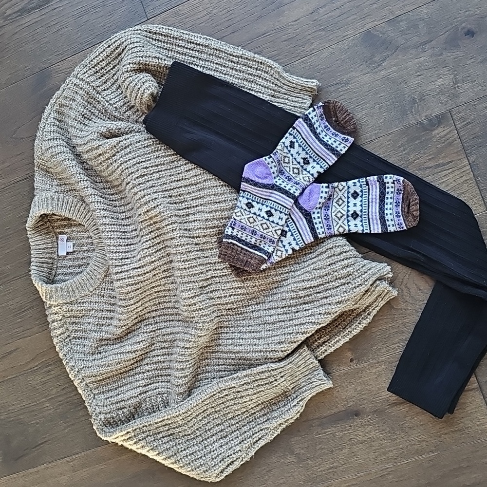 ULTIMATE COZY CABLEKNIT SWEATER
